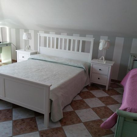 B&B Bread And Fantasy Ostra Bagian luar foto