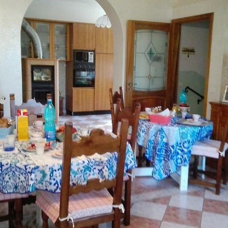 B&B Bread And Fantasy Ostra Bagian luar foto