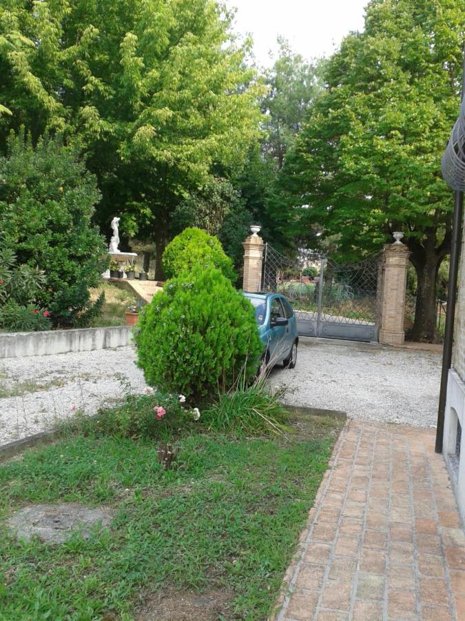B&B Bread And Fantasy Ostra Bagian luar foto