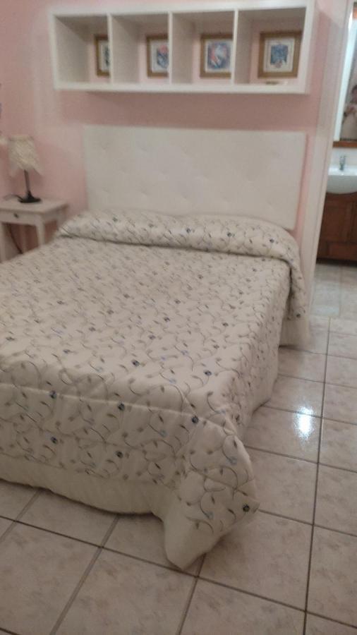 B&B Bread And Fantasy Ostra Bagian luar foto