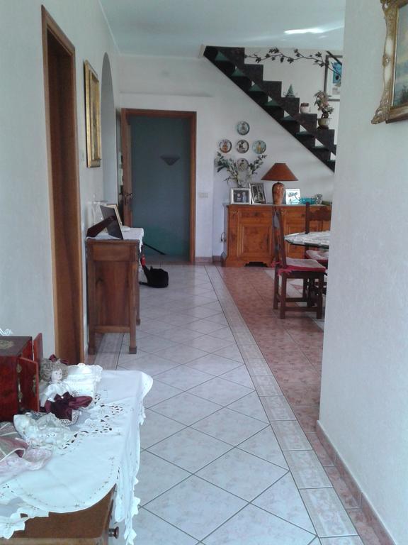 B&B Bread And Fantasy Ostra Bagian luar foto