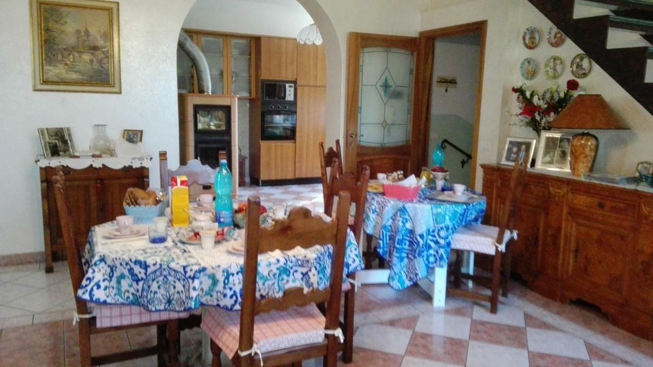 B&B Bread And Fantasy Ostra Bagian luar foto